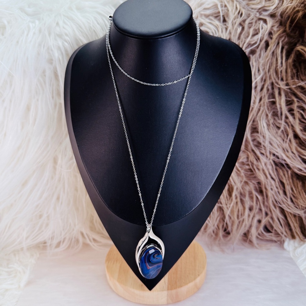 Elegant Blue Swirl and Silvertone Pendant Necklace - Picture 3 of 7